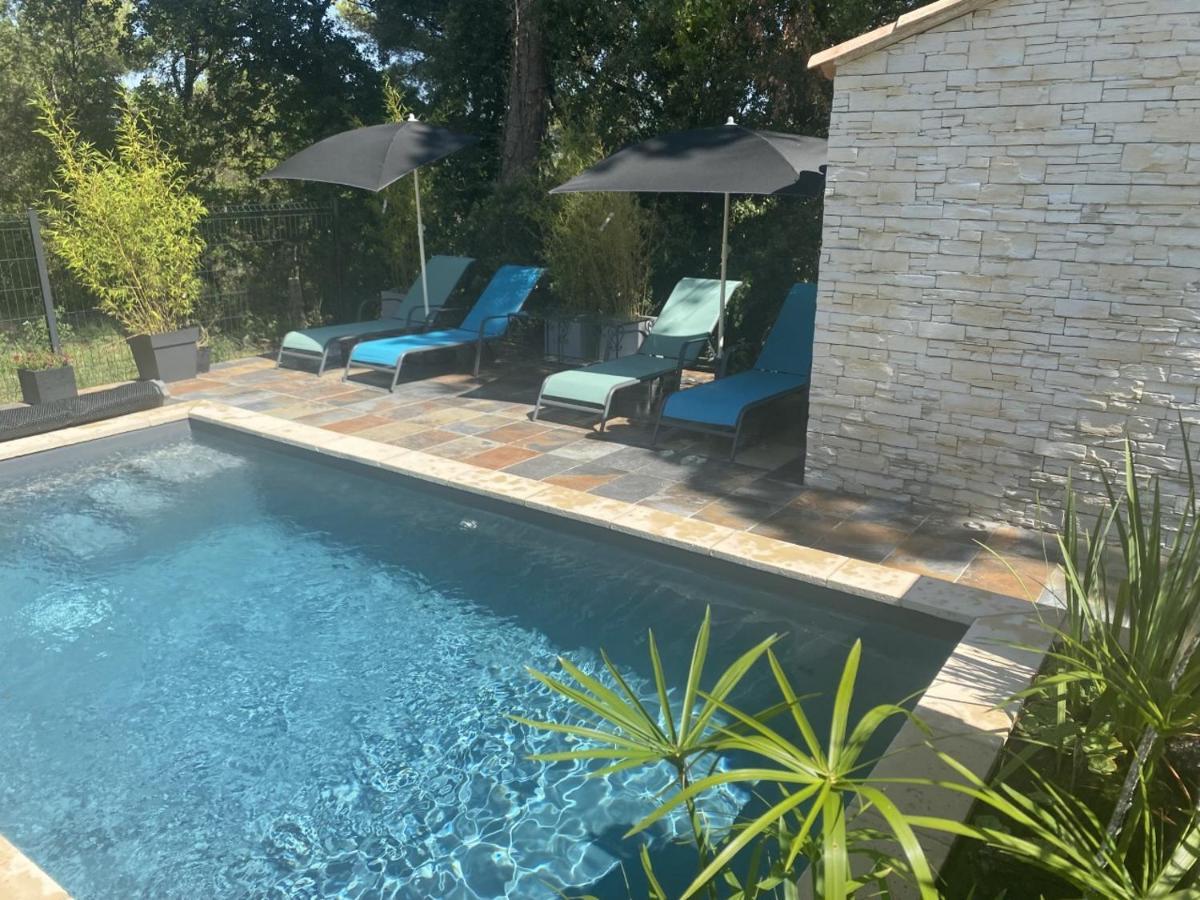La Suite De Charme Du Mas De La Fontaine De Jonquier Avec Spa Privatif Seguret Bagian luar foto