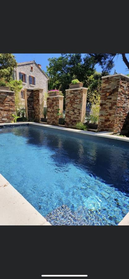La Suite De Charme Du Mas De La Fontaine De Jonquier Avec Spa Privatif Seguret Bagian luar foto