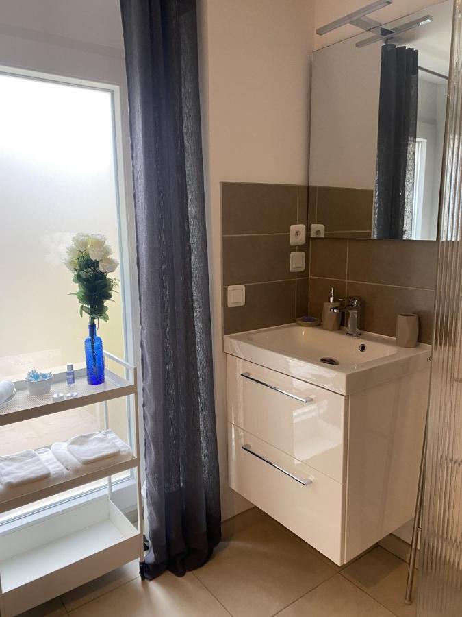 La Suite De Charme Du Mas De La Fontaine De Jonquier Avec Spa Privatif Seguret Bagian luar foto
