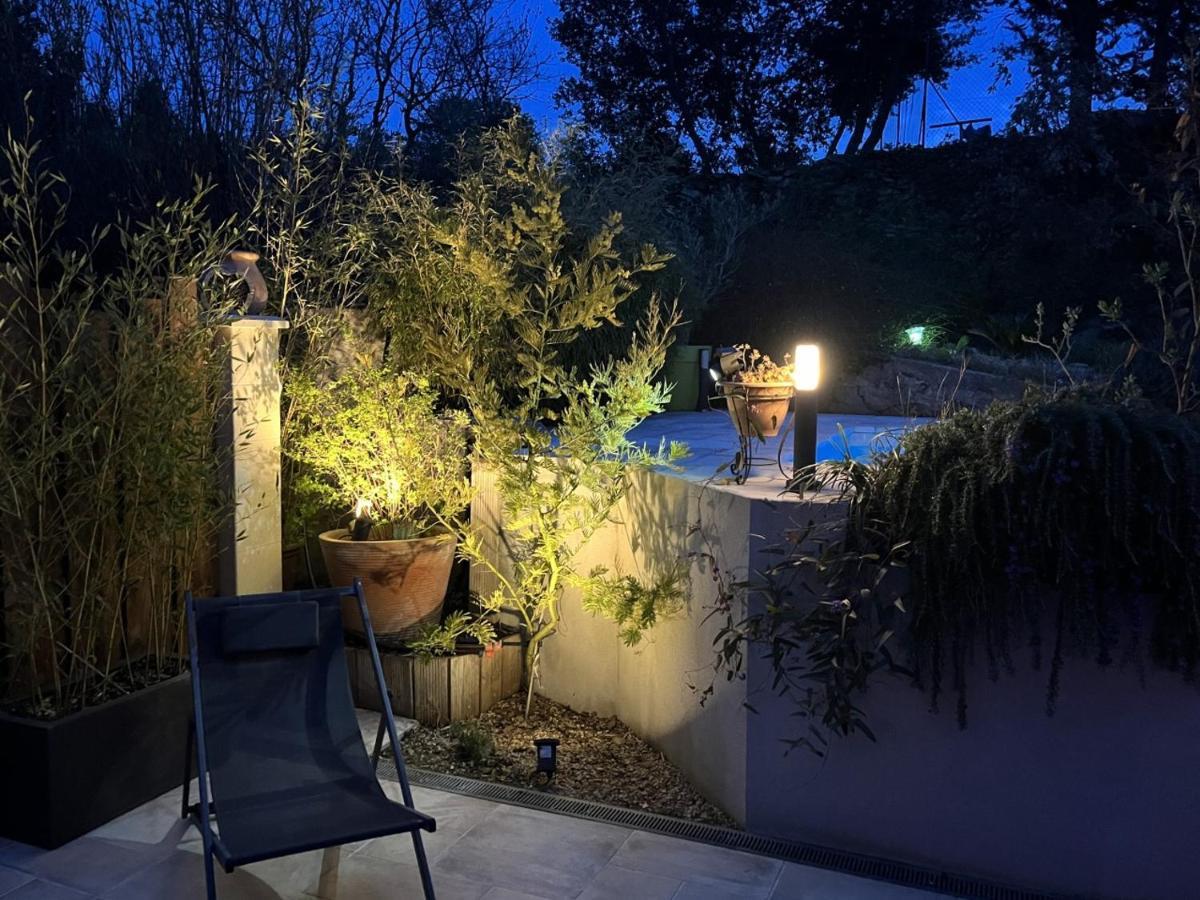 La Suite De Charme Du Mas De La Fontaine De Jonquier Avec Spa Privatif Seguret Bagian luar foto