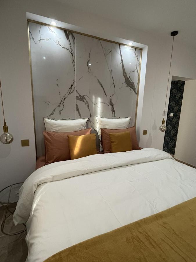 La Suite De Charme Du Mas De La Fontaine De Jonquier Avec Spa Privatif Seguret Bagian luar foto