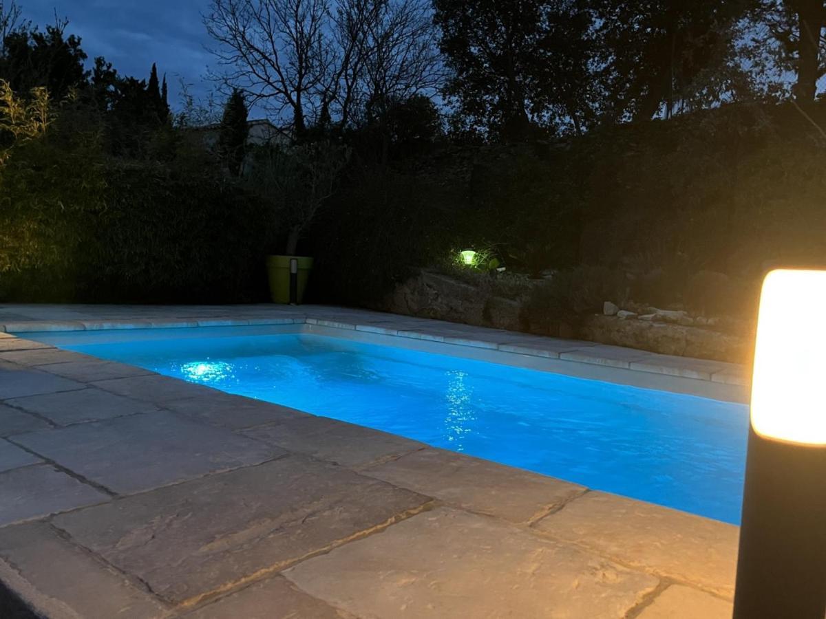 La Suite De Charme Du Mas De La Fontaine De Jonquier Avec Spa Privatif Seguret Bagian luar foto